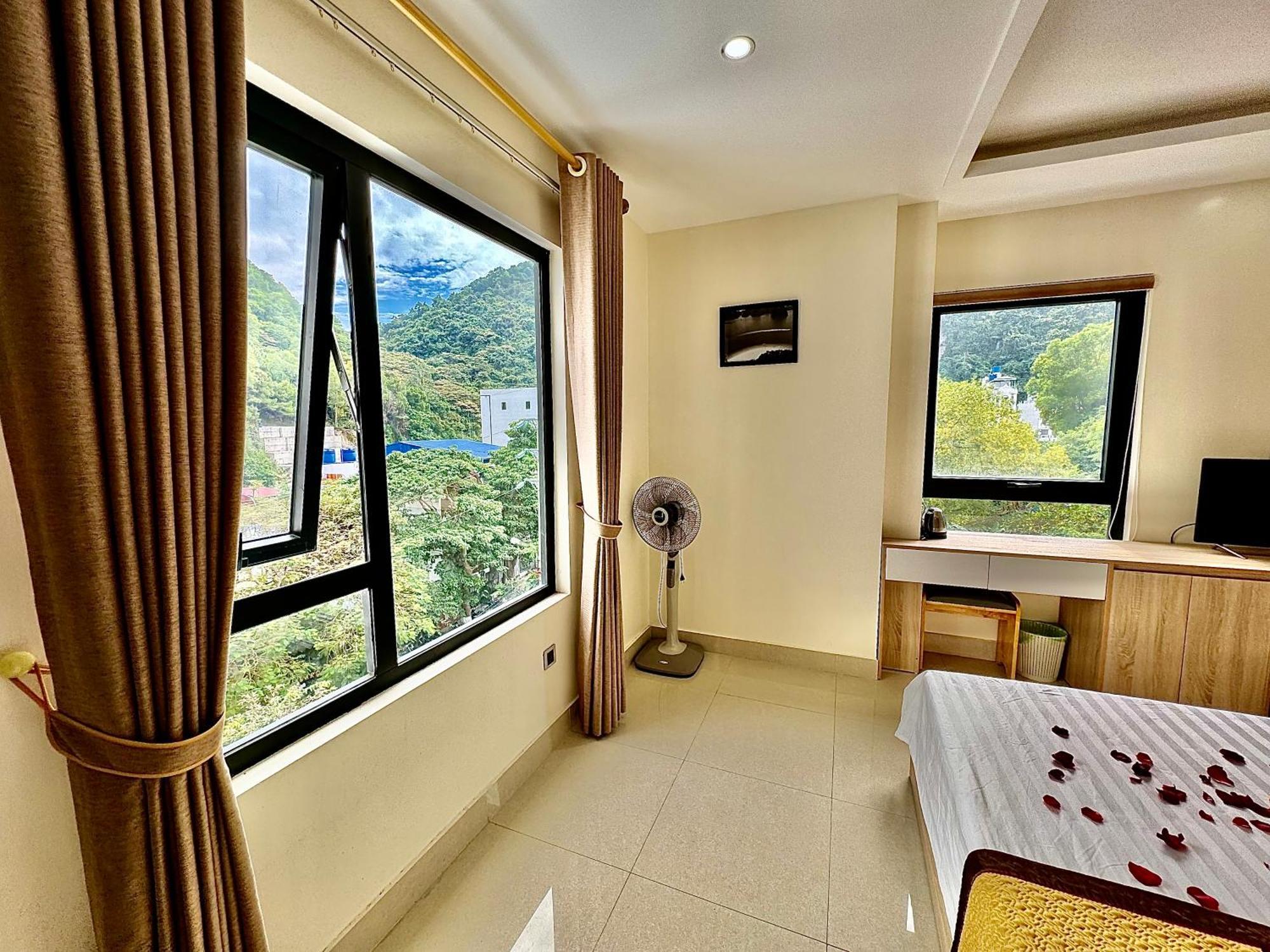 Dong Khe Sau Sunflower Catba Hotel מראה חיצוני תמונה